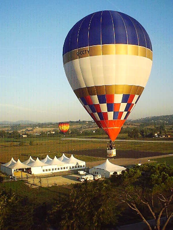 In volo sull'aviosuperficie A.Leonardi sede del campionato italiano 2005 (Foto R.Spagnoli)